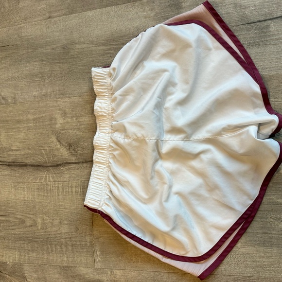 Nike Dri-FIT Tempo Running Shorts Women’s Small White Maroon - Picture 6 of 6